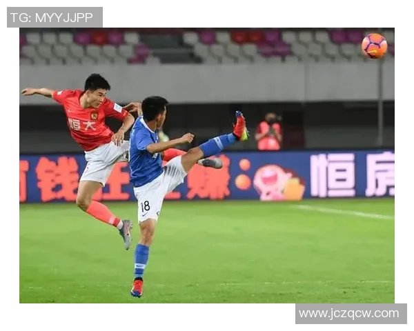 广州恒大迎战河南建业期待精彩对决球迷热情高涨助威球队奋勇争胜