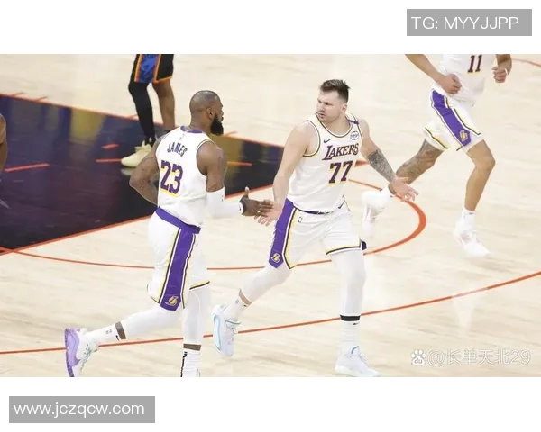 火箭与湖人第三场精彩对决视频回顾及赛后分析
